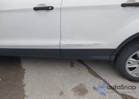 2015 Ford Escape S из США, поврежденный, VIN 1FMCU0F77FUB91239